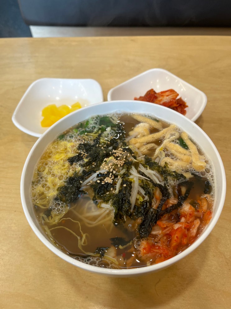  수요일 국수나무 생면 국수가 3900원! (12월달 수요일만) 생면국수랑 미니돈까스랑도 먹어보고 생면국수 곱배기로도 먹어봄