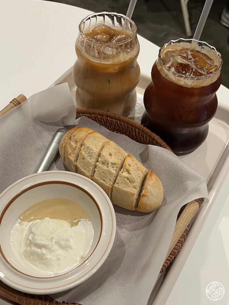  카이막 바게트 맛집! 연말 데이트 하기 좋은 건대 디저트 카페 오캄