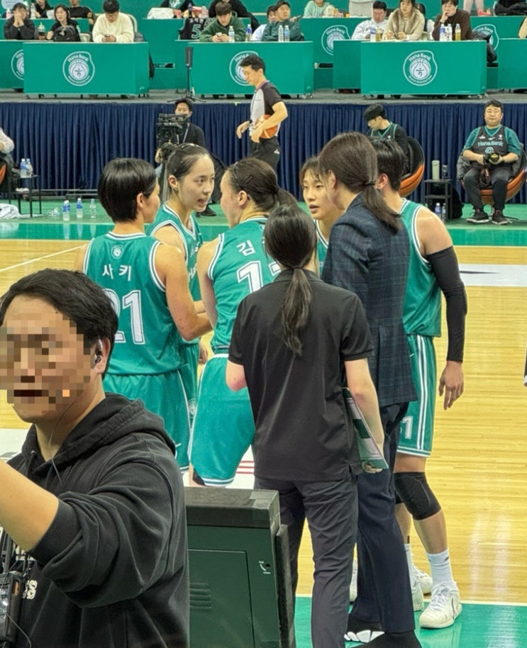 부천 하나은행 여자농구단 vs 신한은행 박소희, <b>사키</b> 선수... 