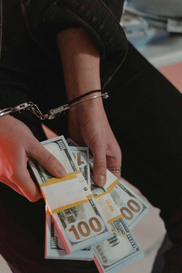 쌍방울 구속수사 시작 <b>대북송금</b>·증언회유 의혹, 어디까지 번질까