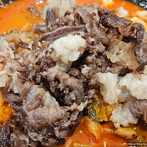홈플러스 강서점. 푸드코트 입점 식당 메뉴 소개. 그리고 홍콩반점의 시그니처 차돌박이 짬....