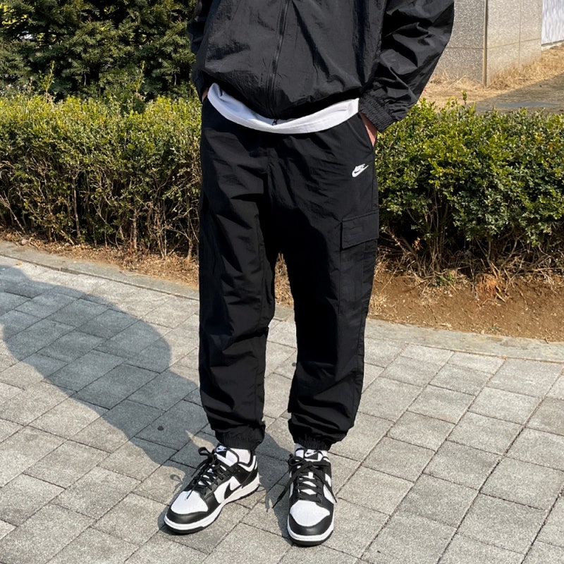 나이키 조거팬츠 우븐 카고 팬츠 착용감과 스타일 모두 잡은 데일리 아이템!