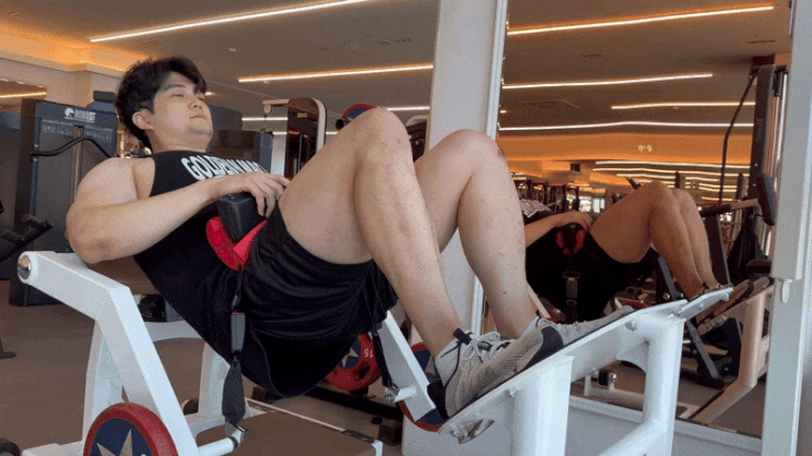  힙 쓰러스트 머신 사용법 힙 엉덩이 근육 키우는 운동 자세 효과
