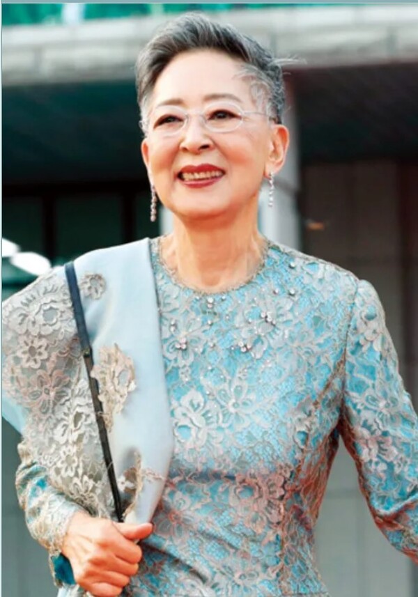 고(故) <b>김지미</b>의 생전 작품·업적을 정리해드립니다.