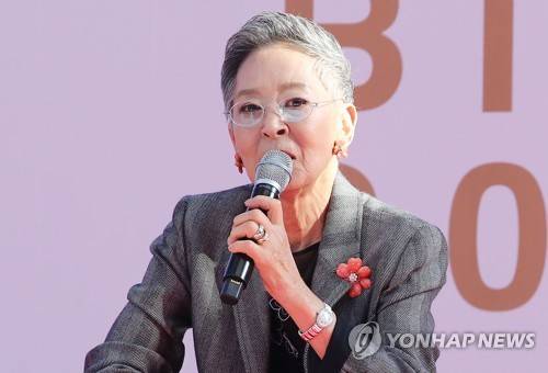 <b>원로</b> 영화<b>배우 김지미 별세</b>...85세 미국서 대상포진 후유증