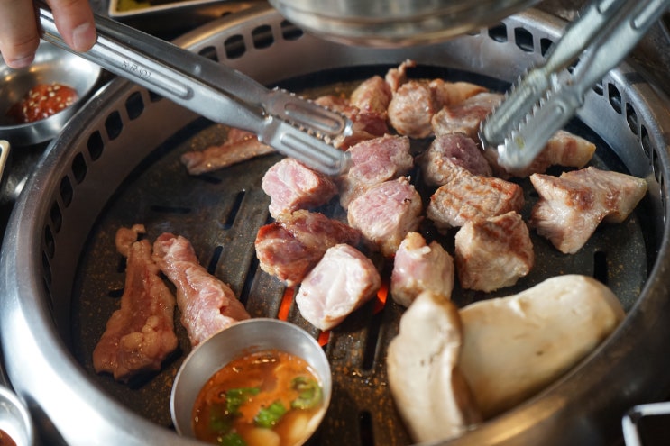  제주 1박 2일 필수코스 흑돼지의 진짜 기준 돌담흑돼지 중문점