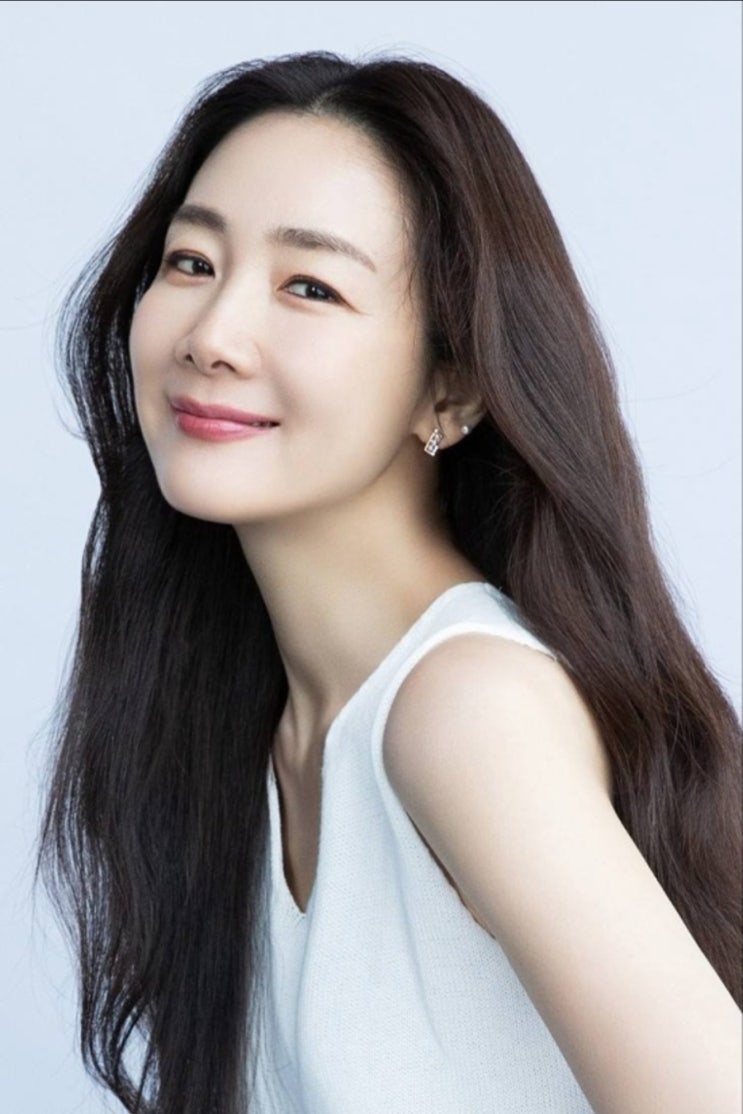   배우 최지우, 3년 만의 스크린 복귀작 ‘슈가’로 강인한 엄마 역할 맡았는데요!