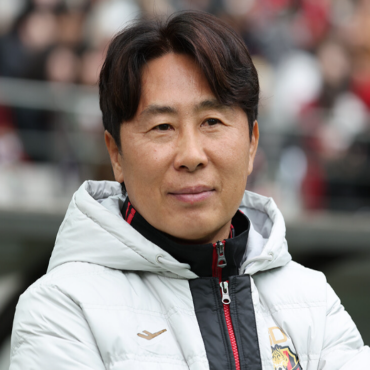  경질 사임설이 돌던 김기동 FC서울 감독이 직접 내년 시즌 감독직 유지를 발표했다!! 수호신의 반응은??