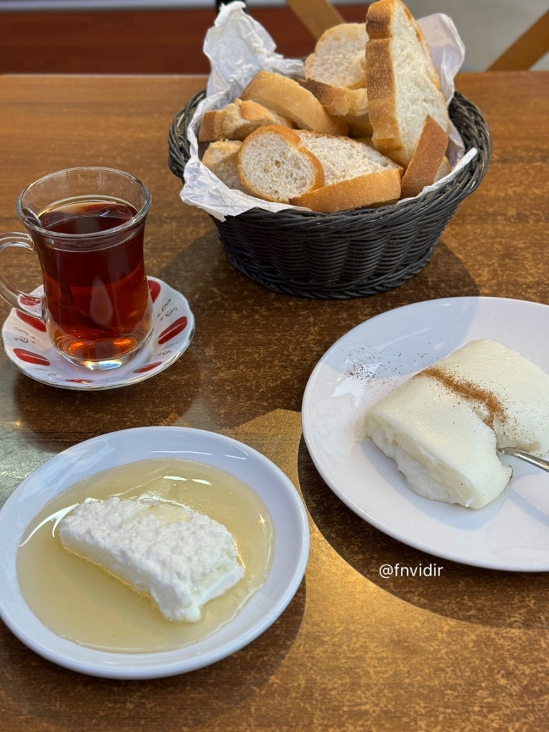 이스탄불 카이막 맛집 Karakoy Özsüt 육식맨 짠내투어 맛집