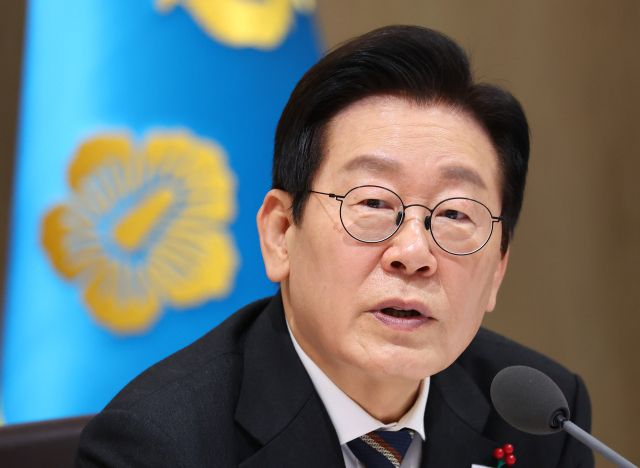  李대통령 국정 지지율 62%…민주당 44%, 국민의힘 20%