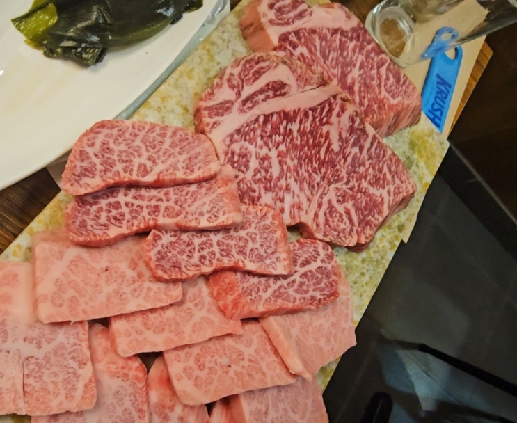  영통  태백한우실비식당에서 구워 먹는 영롱한 한우(feat. 비싸서 내돈주고 먹긴 힘들듯 ㅋ)