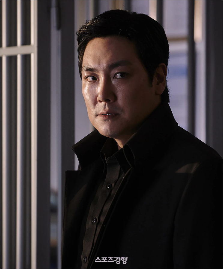  조진웅 은퇴 후 터진 연쇄 폭로! 과거 소년범 전력과 충격적 술자리 논란