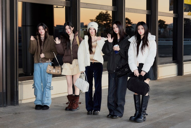  슈퍼드라이(SUPERDRY) X 아일릿(ILLIT) 완벽한 공항패션 선보여
