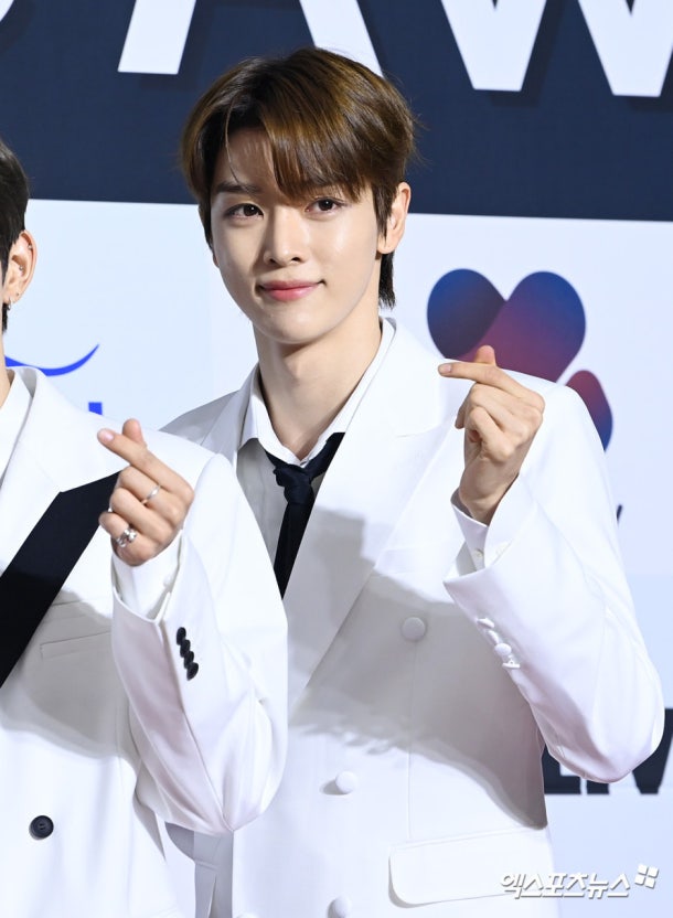 What Are the Characteristics of RIIZE Sungchan's Hairstyle at the 2025 MAMA SM?