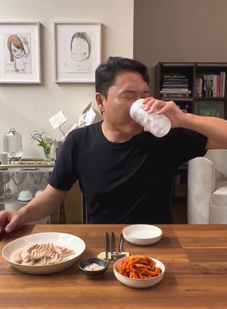 <b>싸이</b> 또 <b>수면제</b>..매니저 <b>대리수령</b>에 경찰 압수수색 의미는? .jpg