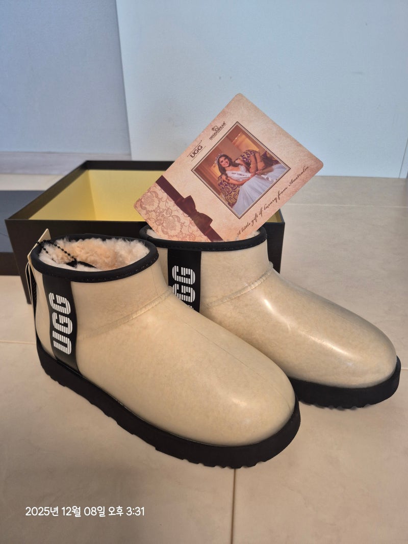 호주 오즈웨어 어그 클래식 울트라 미니 클리어 부츠 OB888