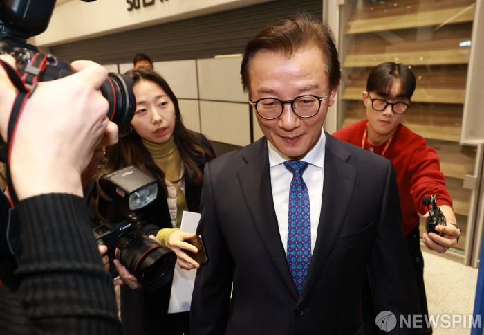 <b>전재수 해수부 장관</b>, 돌연 <b>사의</b> 표명…"금품수수 사실무근" 반박