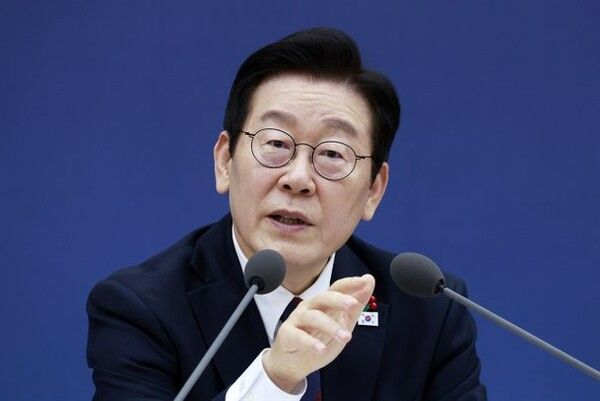  이재명 대통령 "일하다 숨진 여동생, 산재 인정 못받아"... 근로복지공단에 제도 개선 촉구