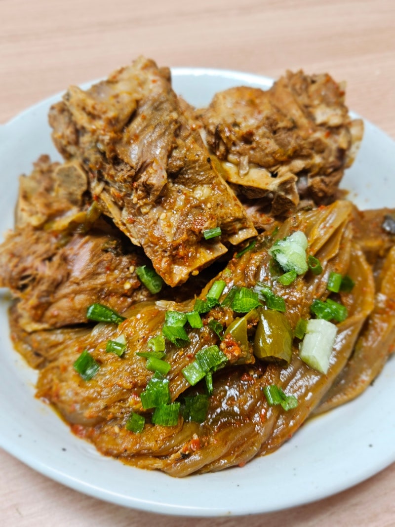 돼지등뼈 김치찜 레시피 양념 만드는법 돼지등뼈 묵은지 김치찜 요리 만들기 돼지등뼈 묵은....
