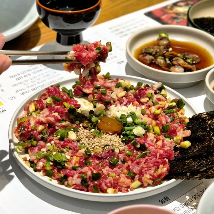  서초동 뱅뱅사거리 맛집 육회 막걸리 당길땐 부안육비
