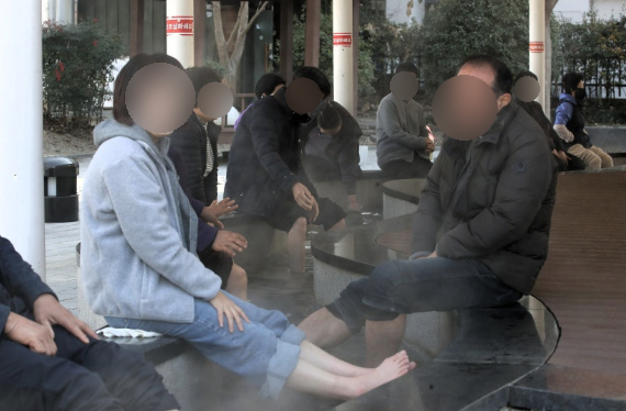  ️ 8년 만에 다시 끓는 부곡온천! 연간 방문객 300만 명 눈앞, 부곡하와이 폐업 침체 극복하고 국민 관광지 부활