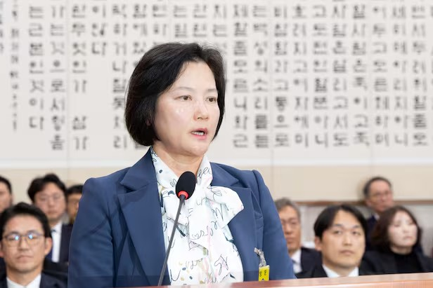 "견해 다르다고 억압하고 박해"· · · '강등' 정유미 검사장, 인사 취소 소송