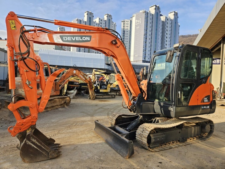  두산 DX55A 2010년식 딱따구리집게 02 중고굴삭기