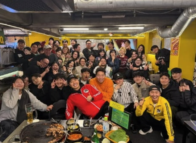   조세호·박나래, 연이은 논란 속 활동 잠정 중단했는데… ‘개그콘서트’ 팀은 하하호호 단체 회식 분위기