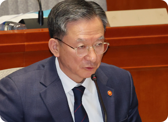 ⚖️ ‘강등 인사’ 불복…정유미 검사장, 정성호 법무부 장관 상대로 인사명령 취소 소송 ....