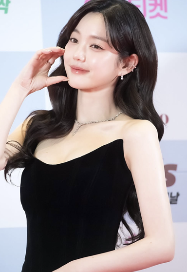 견미리 딸 이유비, 장원영이랑 자매처럼 잚은얼굴 미모 공개