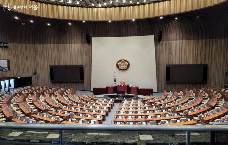 ‘<b>대출금리</b>에 비용 전가 <b>금지</b>’ <b>은행</b>법 개정안, 여당 주도로... 