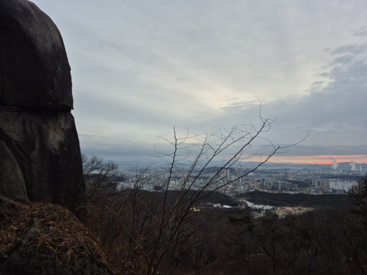 오늘아침, 설봉산 삼형제바위에서..
