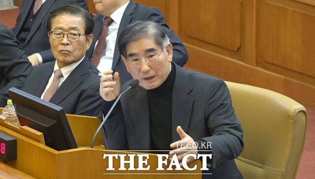 내란특검, <b>김용현 군기</b>밀<b>누설</b> 등 <b>혐의</b> 추가기소