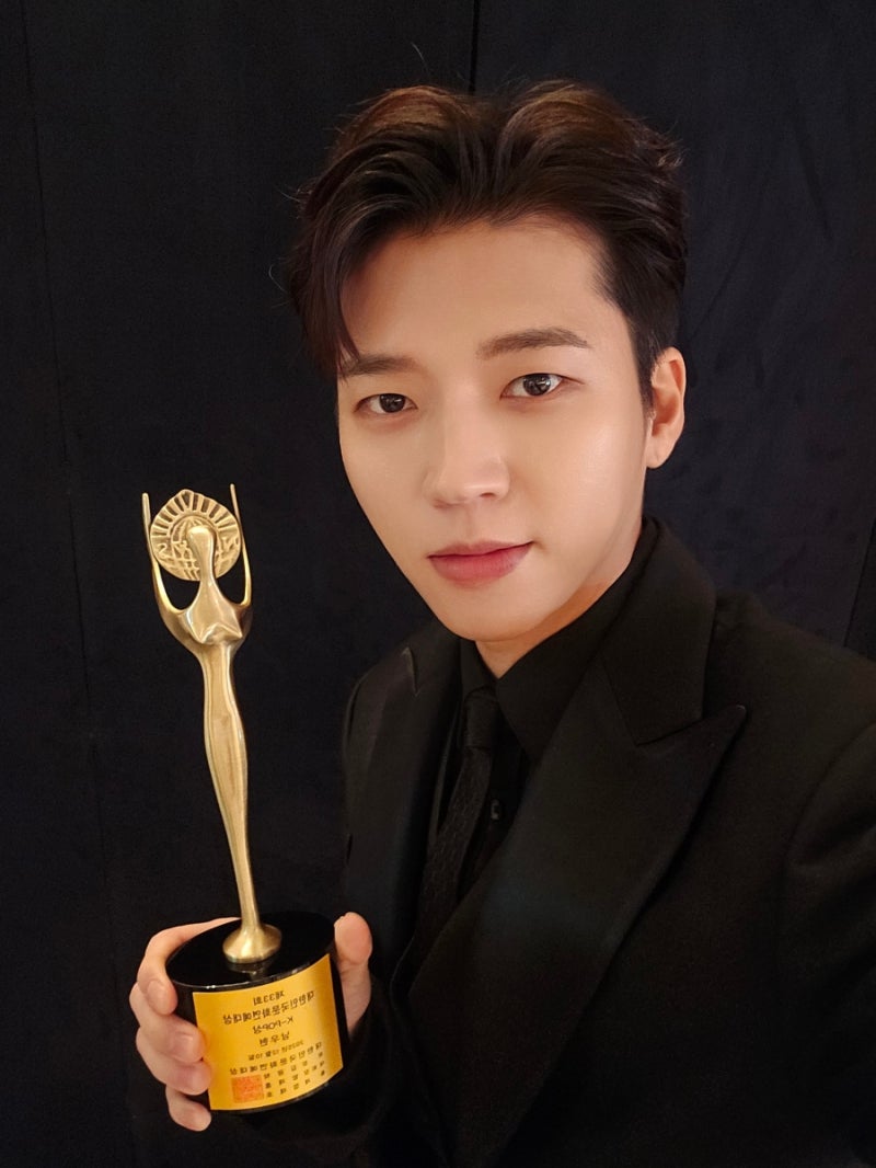 인피니트 남우현, 대한민국 문화연예대상 수상(부제 :천천히 성장하면 돼..)