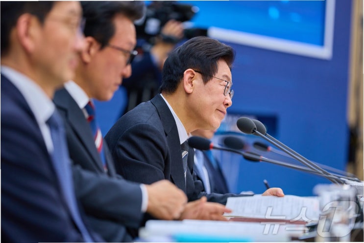 이재명 <b>대통령</b>의 유쾌한 농담, '죄명' 발언에 숨겨진 메시지는?