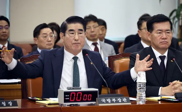 특검, <b>김용현</b> 전 장관 군기<b>누설</b> 등 혐의로 추가 기소