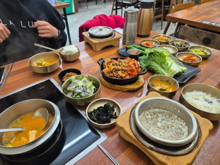  파주 아울렛 맛집 쌈밥 전문점 '심학산 들꽃쌈밥' 저녁 후기