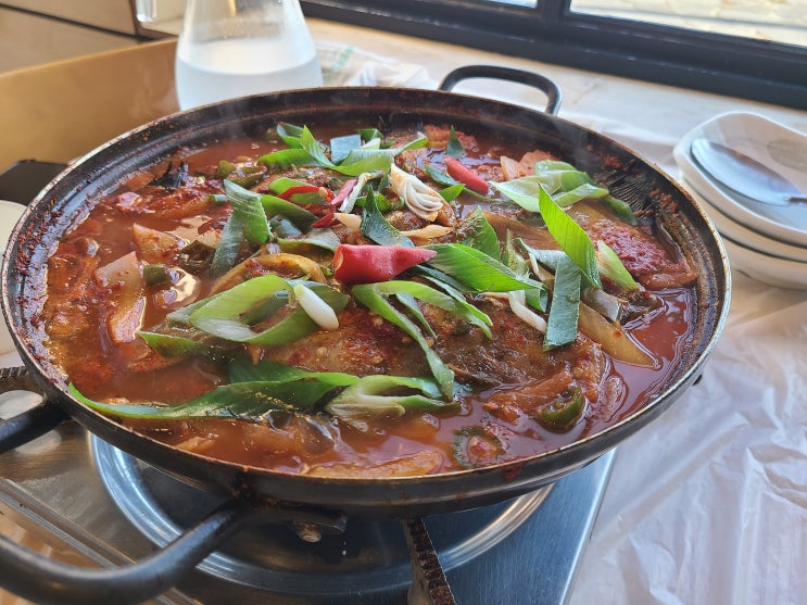  [강원 고성군] 아야진해변 바다뷰를 즐기 좋은 애견동반가능/생선조림 맛집 <유리집식당>