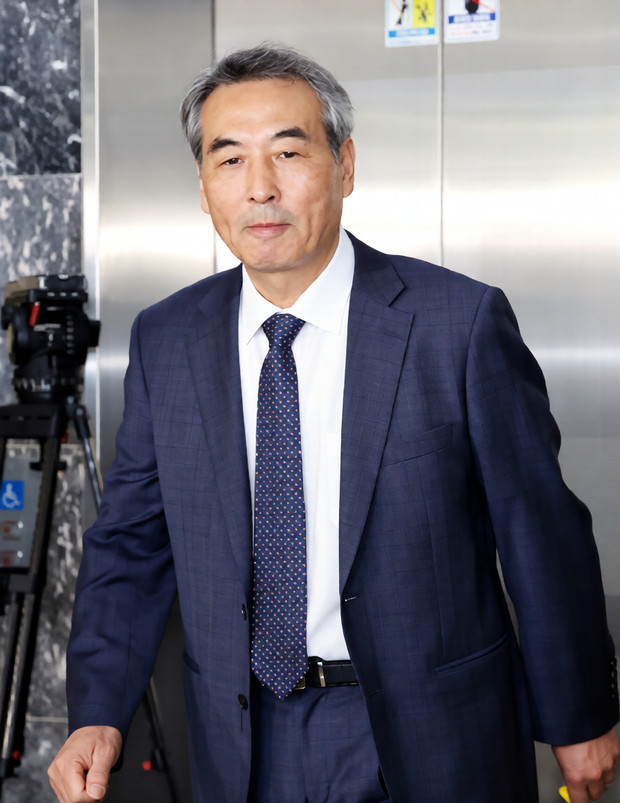 '<b>민중기 특검</b>' <b>편파 수사 의혹</b>... 野 17명 30차례, 與 ‘0’ 조사