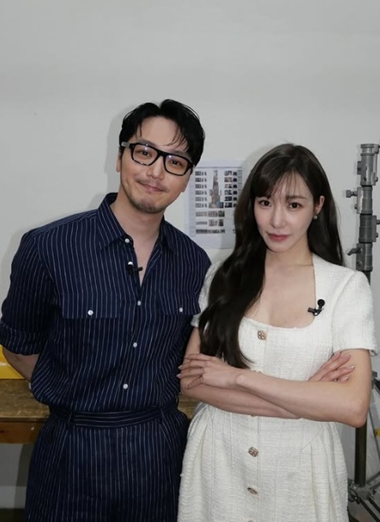[결혼설 공식화] <b>변요한</b><b>티파니</b>, 진지한 열애 인정…손편지로... 