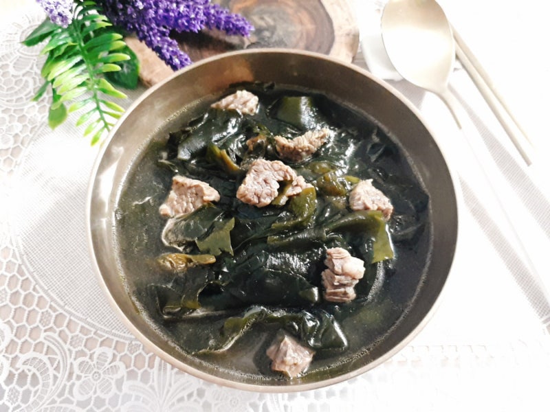 1인 식사 준비 맛있는 소고기 미역국 끓이는법 맛있게 간단 미역국 레시피