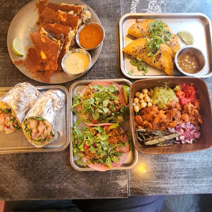  성수역맛집 - 뉴욕 감성 제대로 느낀 더타코부스 성수점
