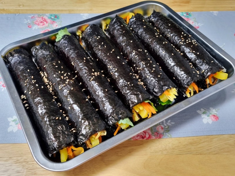 초간단 우엉김밥 레시피♥ 우엉조림 하나로 홈메이드 김밥 뚝딱