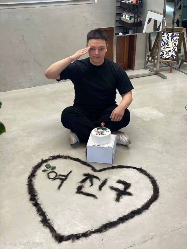 말없이 올린 한 장, 팬들 울렸다”…여진구 카투사 입대 하루 전 ‘까까머리 경례’에 쏟아....