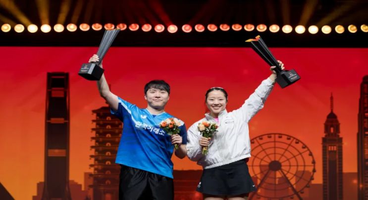 <b>임종훈</b>-<b>신유빈</b> 조, 세계 최강 중국 꺾고 <b>WTT 파이널스 우승</b>... 