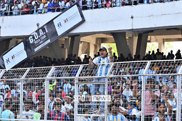 축구스타 메시 <b>인도</b> 투어 중 조기 퇴장…<b>콜카타</b> 경기장 난동... 