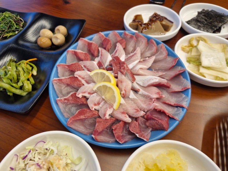 포항구룡포맛집 구룡포횟집 양준혁 방어회 동끝 횟집 양준혁카페