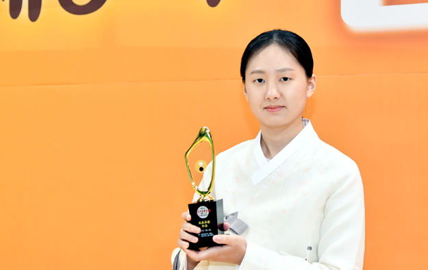 [난설헌배] <b>김은지</b>, 20일간 우승 3번… 2억원 획득