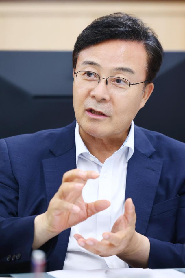 <b>김성제 의왕시장</b>, <b>심정지</b>로 병원 이송... <b>의왕</b>시 "현재 <b>회복</b> 중"