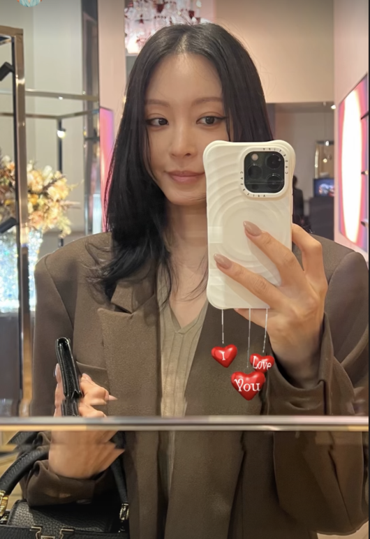 한예슬“이 나이가 실화?”40대 중반에도 리즈 갱신 중인 근황 화제
